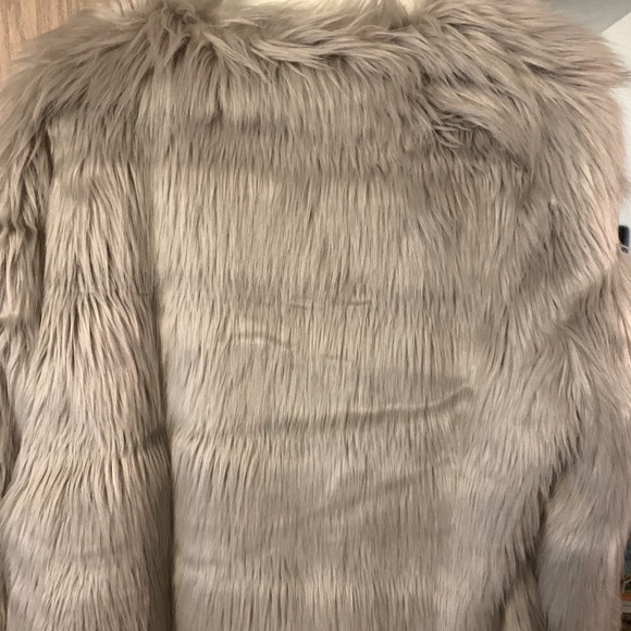 Divided by H&M Faux Fur Jacket - Picture 4 of 4